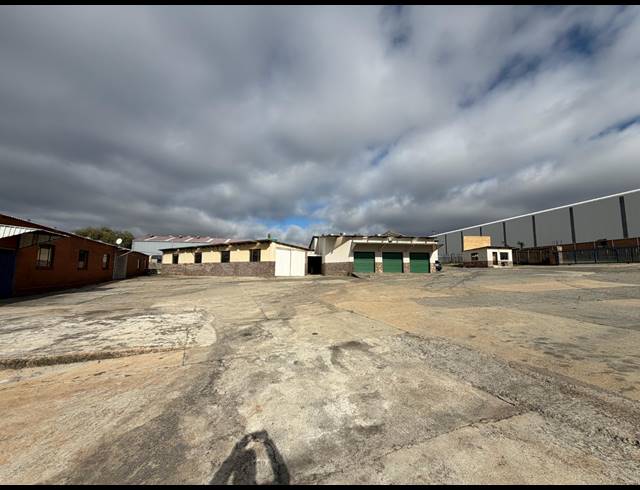 849M² WAREHOUSE TO LET IN CHLOORKOP